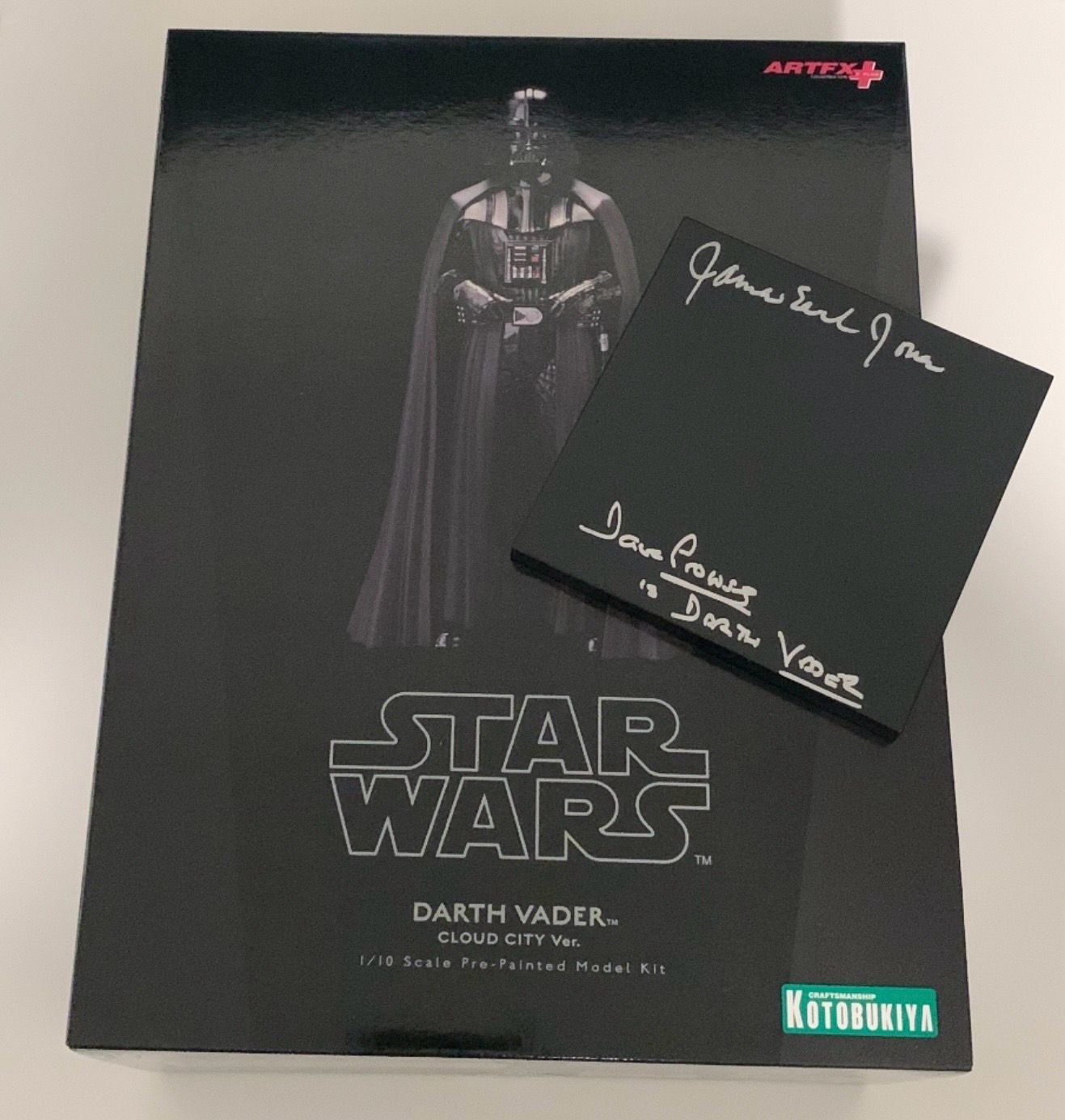 DOUBLE SIGNED KOTOBUKIYA DARTH VADER STATUE