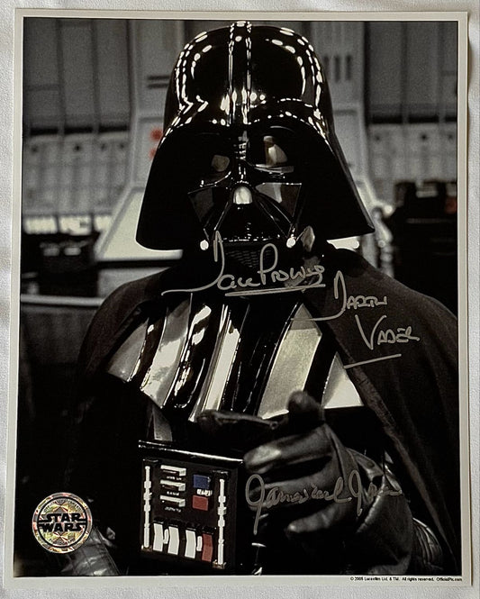 DARTH VADER 8X10 PHOTO SIGNED BY DAVE PROWSE AND JAMES EARL JONES